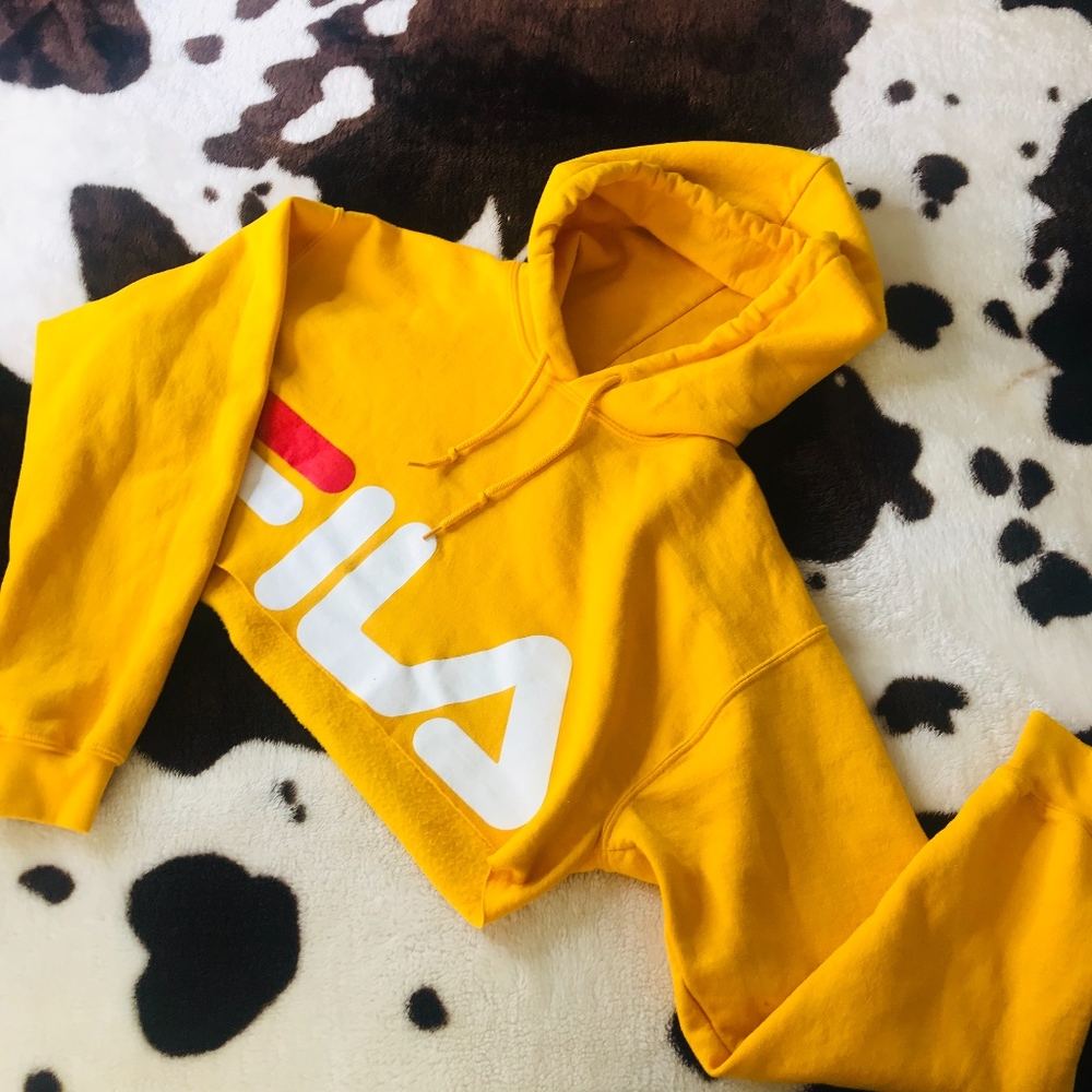 **SOLD*** FILA CROP HOODIE - Picture 4 of 6